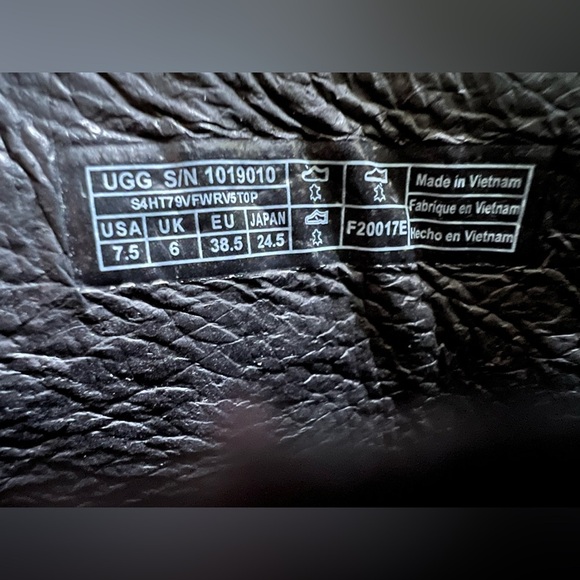 UGG Dandridge Suede Block Heel Harness Ankle Boots in Black Size 7.5 - Picture 9 of 9